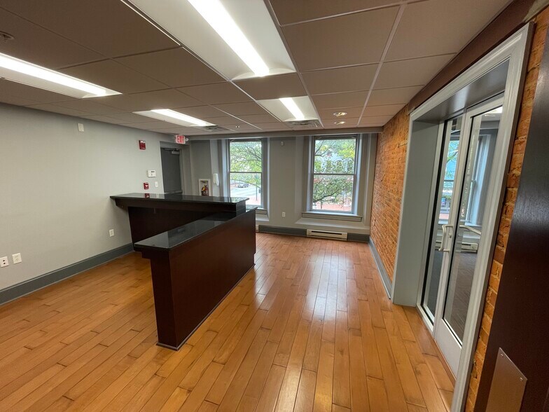 More Photos Of 10-16 Public Sq, Hagerstown Loft Creative Space For Lease