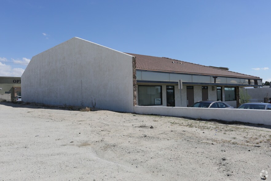 Primary Photo Of 15963 Quantico Rd, Apple Valley Medical For Lease