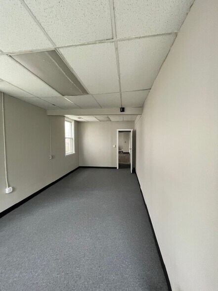 More Photos Of 4805 42nd Pl, Hyattsville Office For Lease