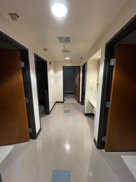 More Photos Of 502 54th Ave E, Fife Office For Lease