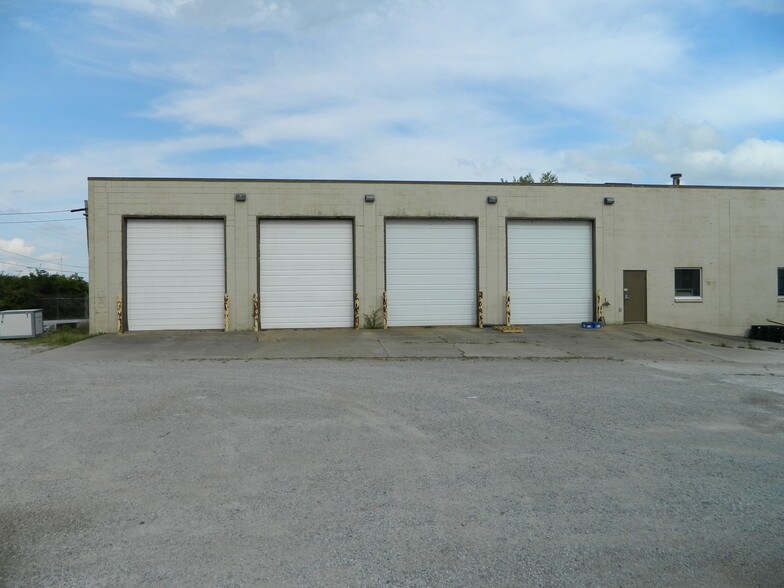 More Photos Of 9910 Airport Dr, Fort Wayne Manufacturing For Sale