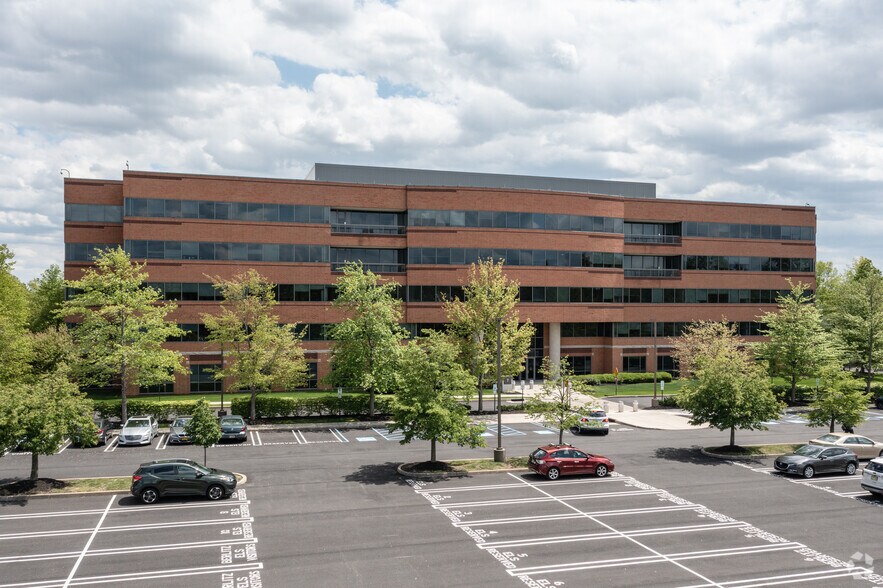 More Photos Of 7 Roszel Rd, West Windsor Medical For Lease