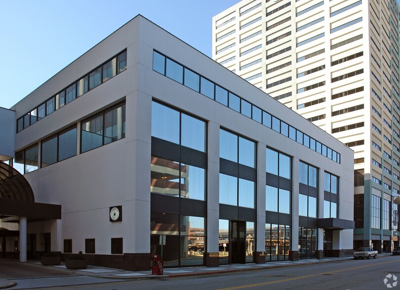 Primary Photo Of 611 Chestnut St, Chattanooga Office For Lease