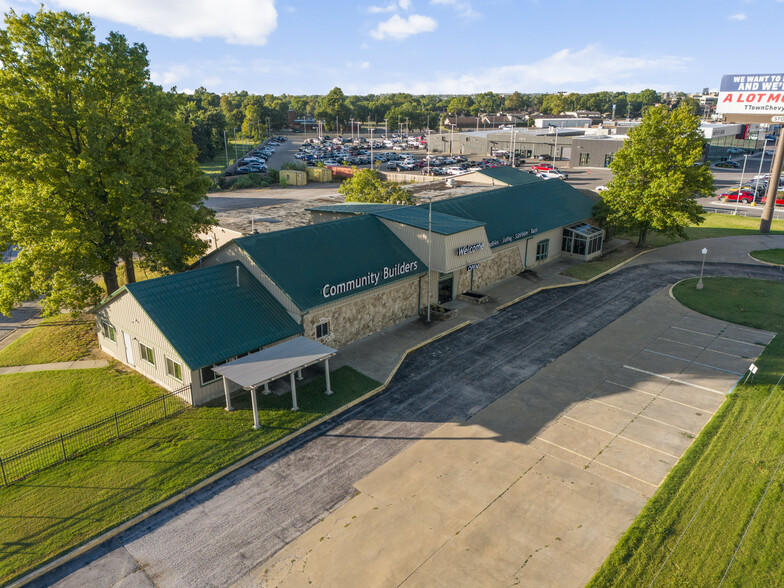 Primary Photo Of 8220 E Skelly Dr, Tulsa Warehouse For Sale