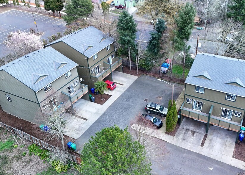 More Photos Of 8423-8451 SE Brooklyn St, Portland Apartments For Sale