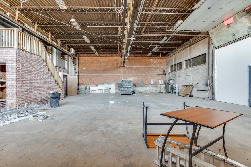 More Photos Of 1727 S Agnew Ave, Oklahoma City Service For Lease