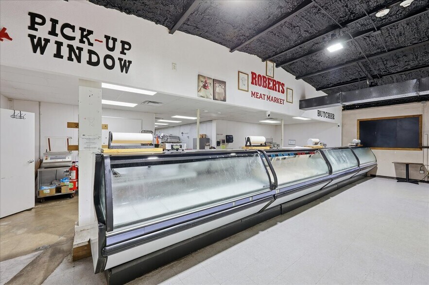 More Photos Of 3720 W Park Ave, Orange Flex For Sale