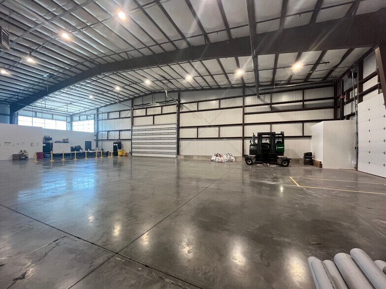 More Photos Of 6556 S Airport Rd, West Jordan Industrial For Lease
