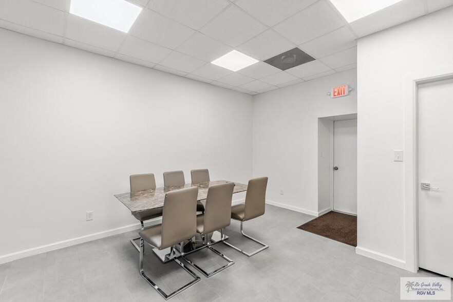 More Photos Of 3202 E Grimes St, Harlingen Light Distribution For Sale