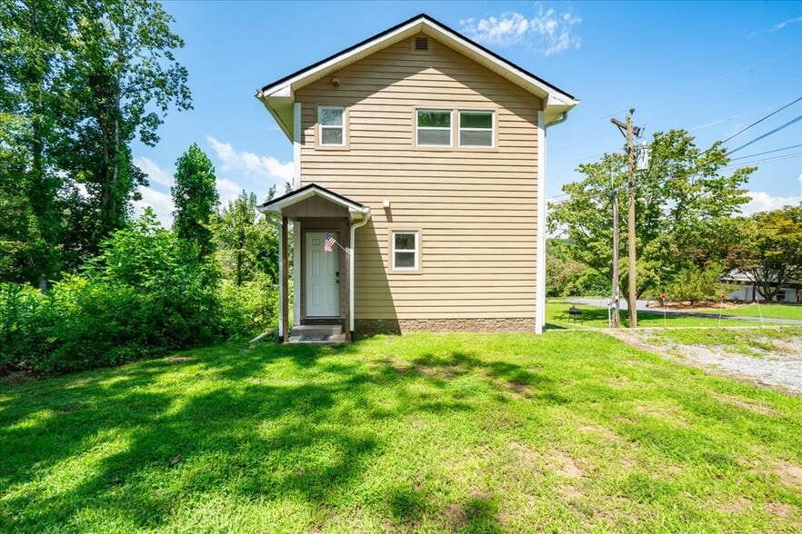 More Photos Of 441 Mull Rd, Hiawassee Hospitality For Sale