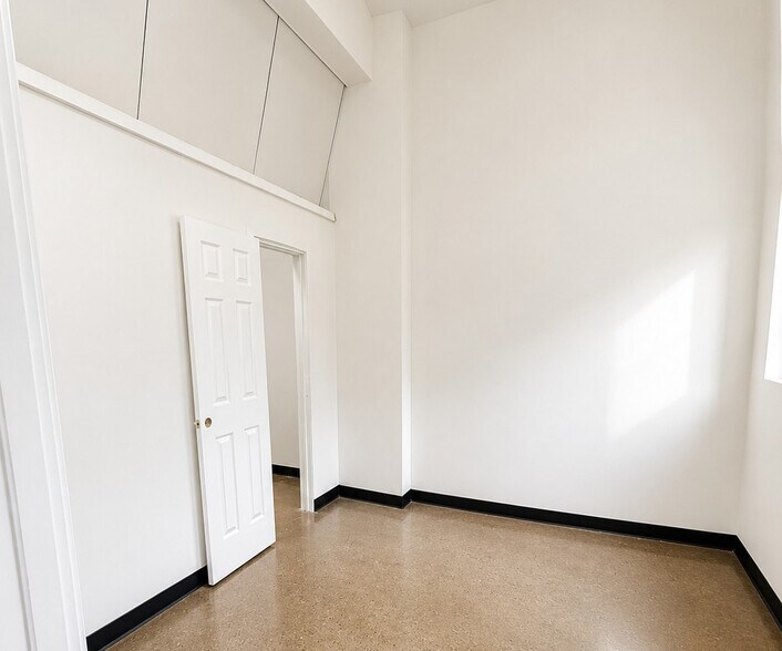 More Photos Of 4000 Airport Way S, Seattle Warehouse For Sale