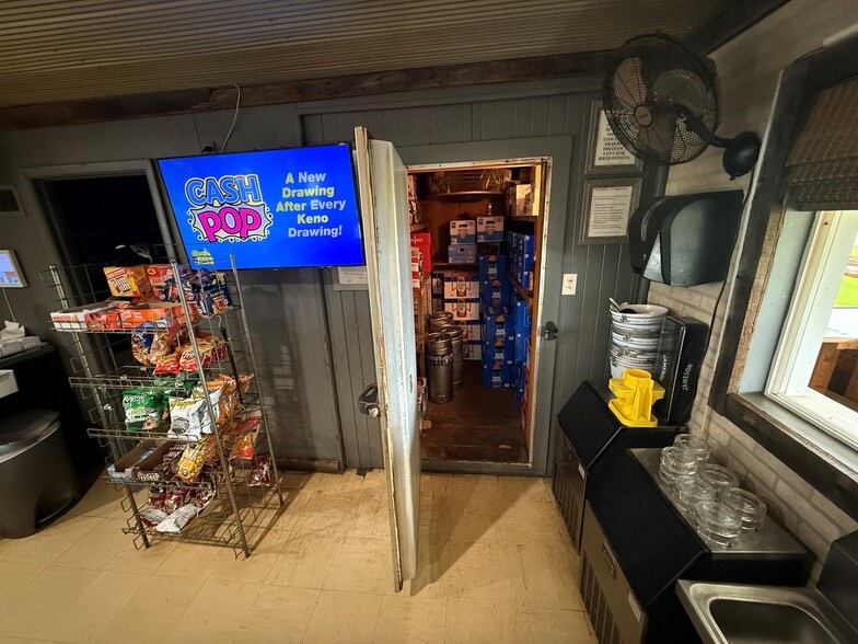 More Photos Of 1917 Old Main St, Maysville Specialty For Sale