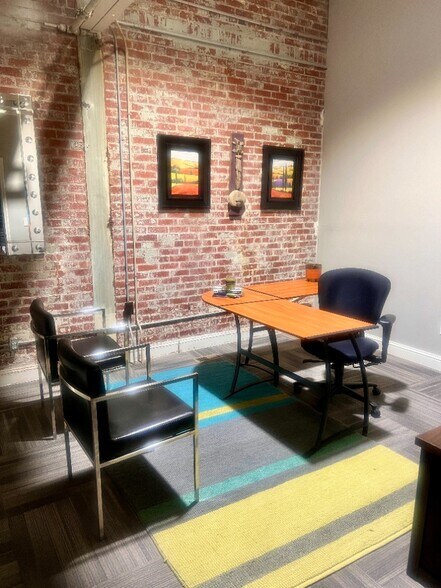 More Photos Of 416 S Glenwood Ave, Dalton Light Manufacturing For Sale