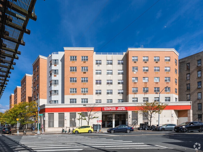 More Photos Of 2040-2060 White Plains Rd, Bronx Apartments For Lease