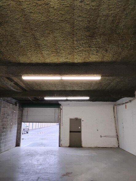 More Photos Of 111 Tibet Ave, Savannah Self Storage For Lease