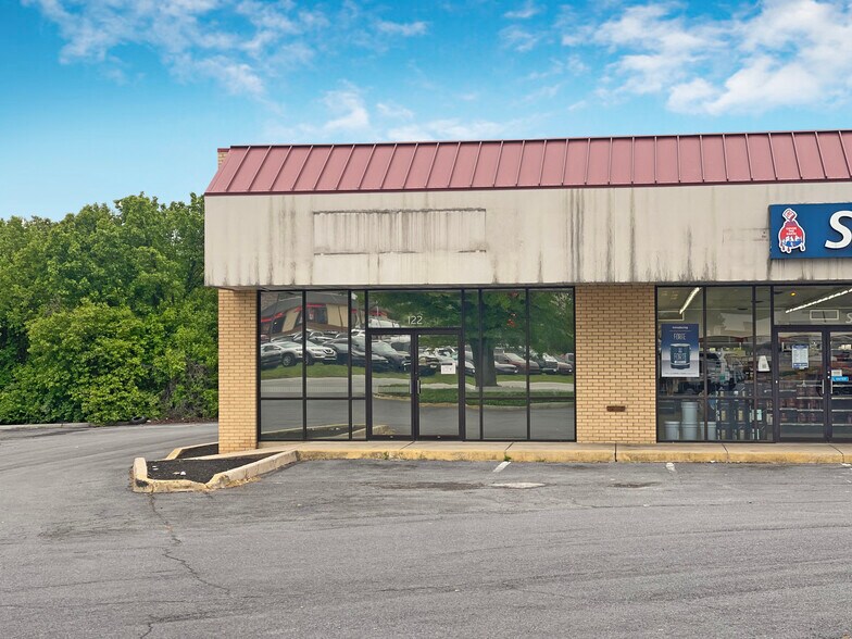Primary Photo Of 102-122 Railway Ln, Hagerstown General Retail For Lease
