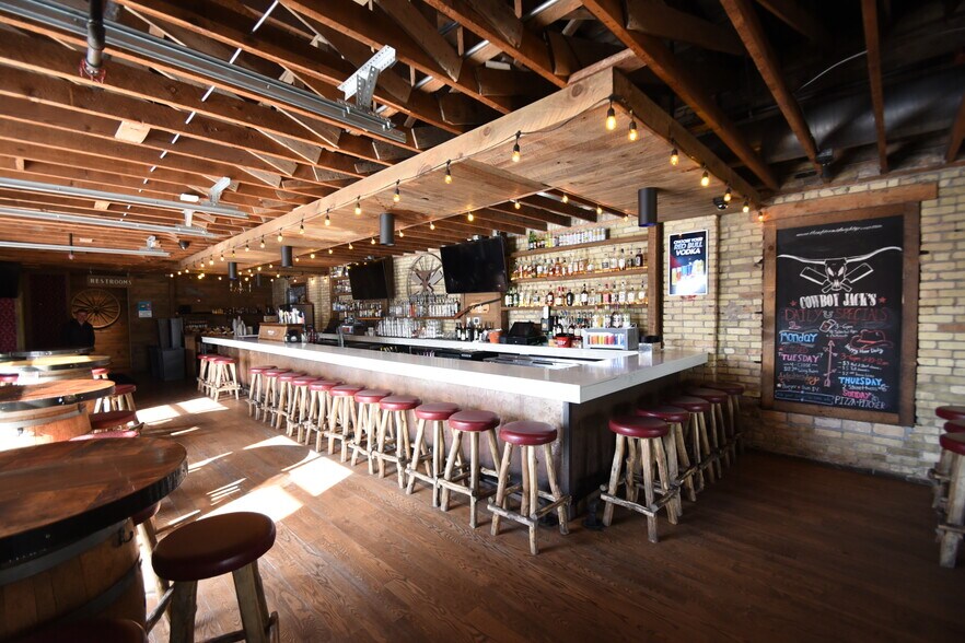 More Photos Of 506 Broadway, Fargo Restaurant For Lease