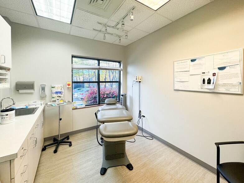 More Photos Of 3225 Blue Ridge Rd, Raleigh Medical For Lease