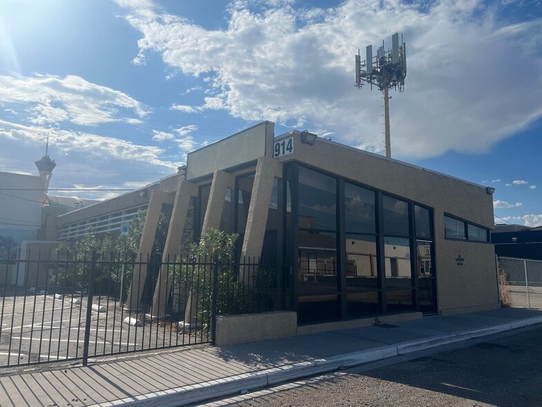 Primary Photo Of 914 E Sahara Ave, Las Vegas Medical For Lease