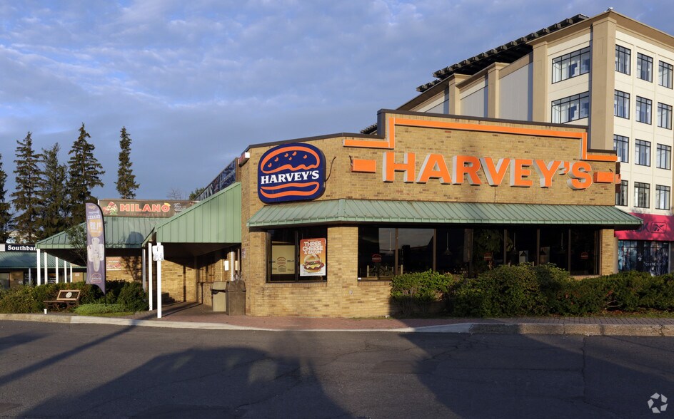 More Photos Of 2430 Bank St, Ottawa General Retail For Lease