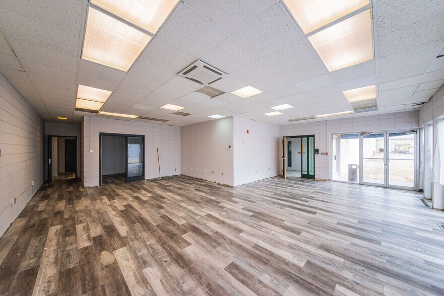 More Photos Of 3000 Irvin Cobb Dr, Paducah Warehouse For Sale