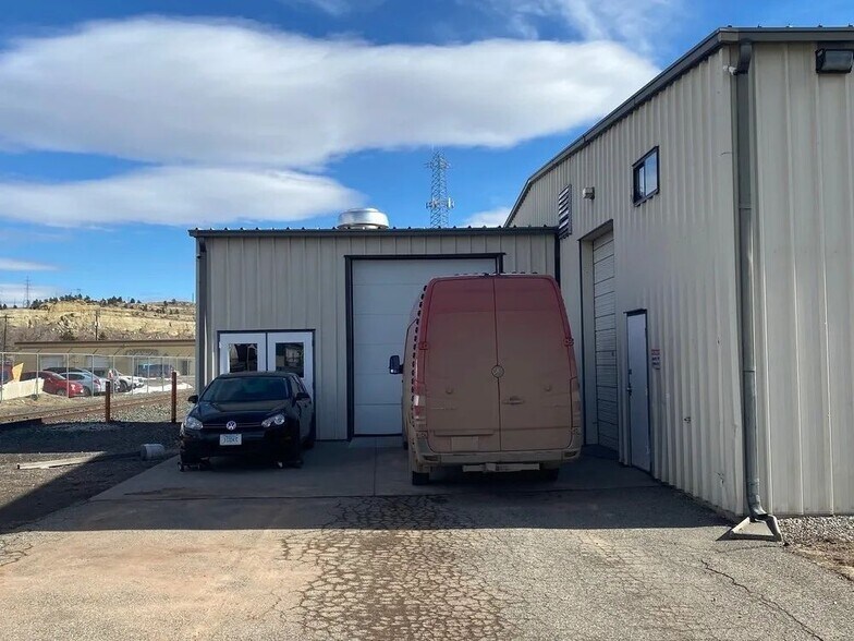 More Photos Of 421 N 24th St, Billings Warehouse For Lease