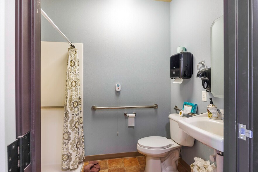 More Photos Of 16286 S Sunland Gin Rd, Arizona City Rehabilitation Center For Sale