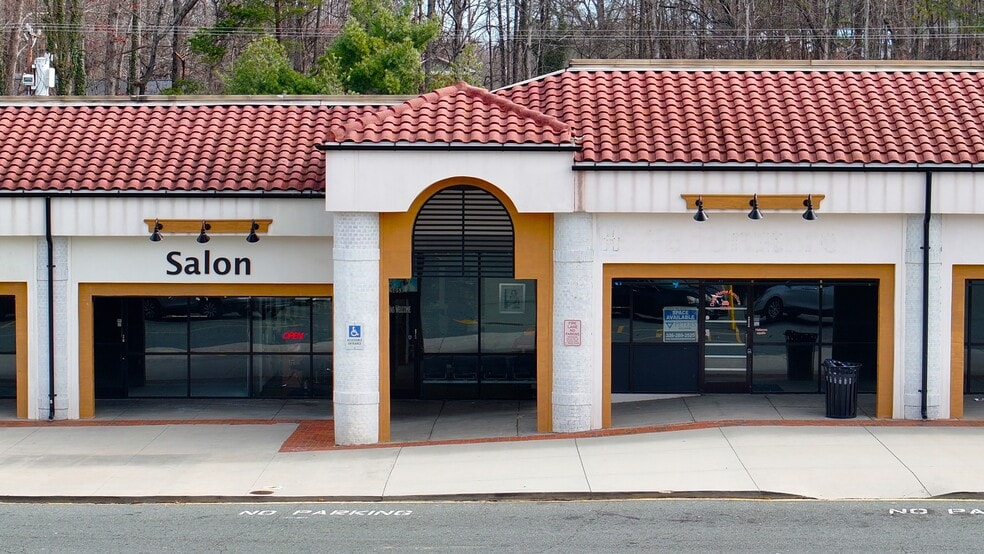 More Photos Of 5025-5109 University Pky, Winston-Salem Unknown For Lease