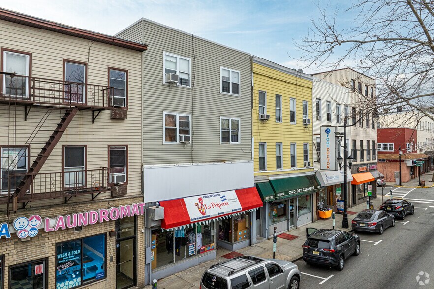 Primary Photo Of 2004-2006 Bergenline Ave, Union City Apartments For Lease