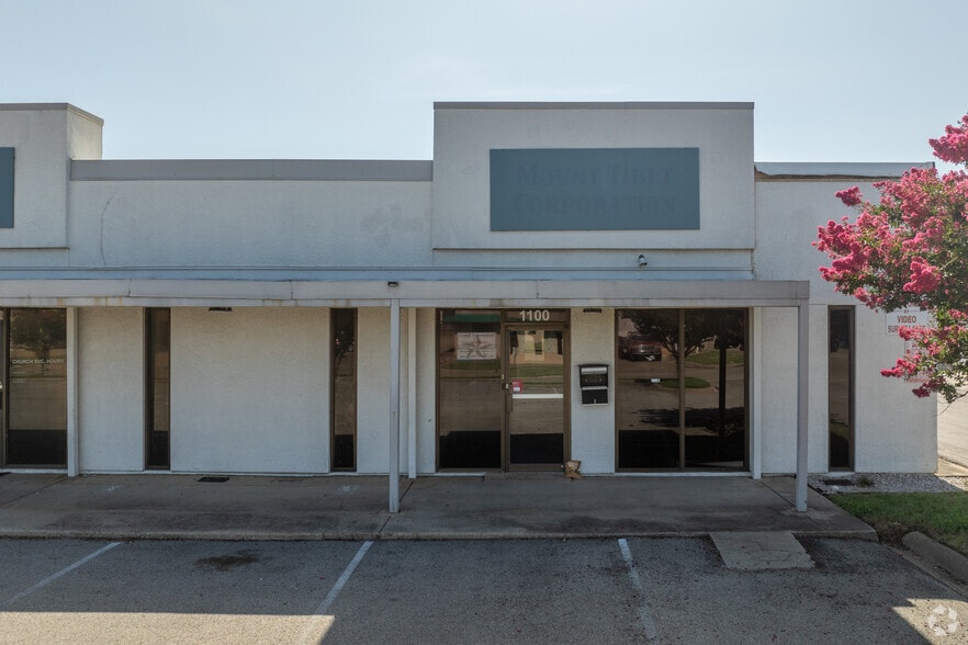 More Photos Of 1100-1120 Luke St, Irving Unknown For Lease