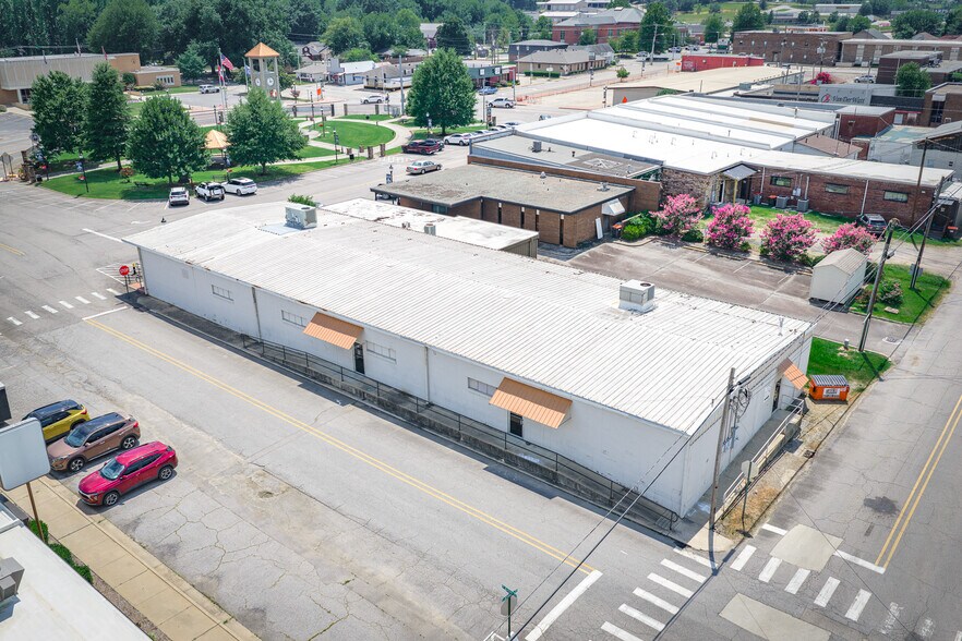 More Photos Of 20 Town Sq, Greenwood Health Club For Sale