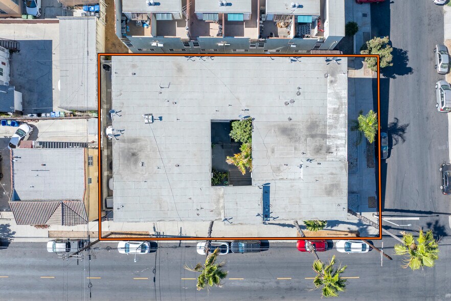 More Photos Of 3555 San Marino St, Los Angeles Apartments For Sale