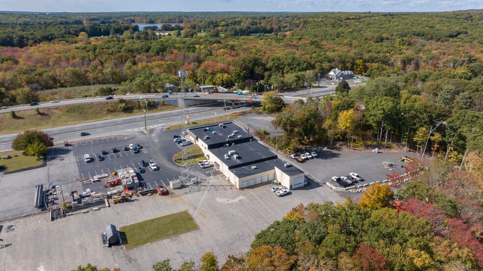 More Photos Of 1320 Eddie Dowling Hwy, Lincoln Showroom For Sale