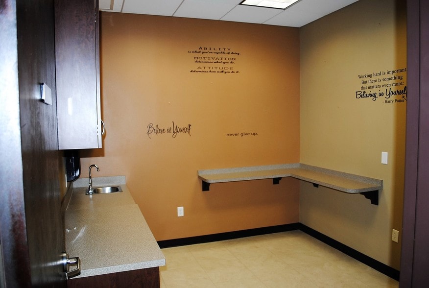 More Photos Of 10411 Moss Park Rd, Orlando Office For Lease