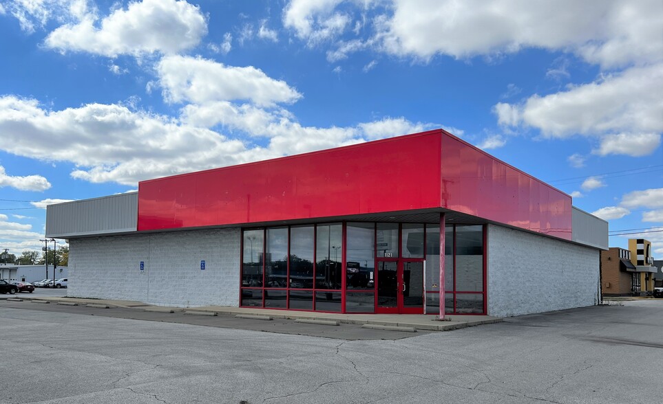 Primary Photo Of 1121 N Baldwin Ave, Marion Freestanding For Lease