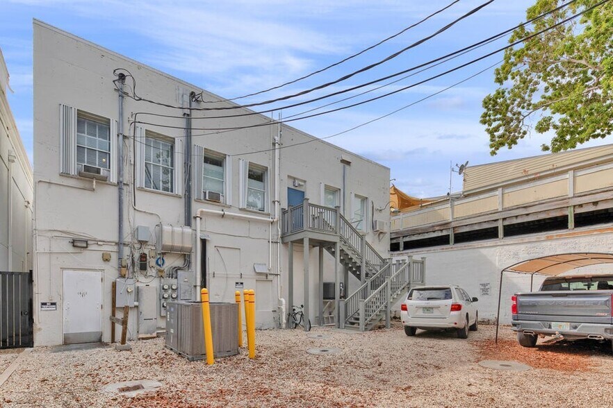 More Photos Of 515-517 Duval St, Key West Storefront Retail Office For Sale