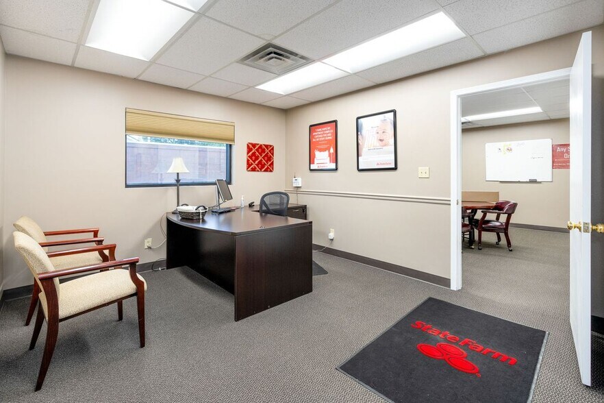 More Photos Of 4209 Shelbyville Rd, Louisville Office For Lease