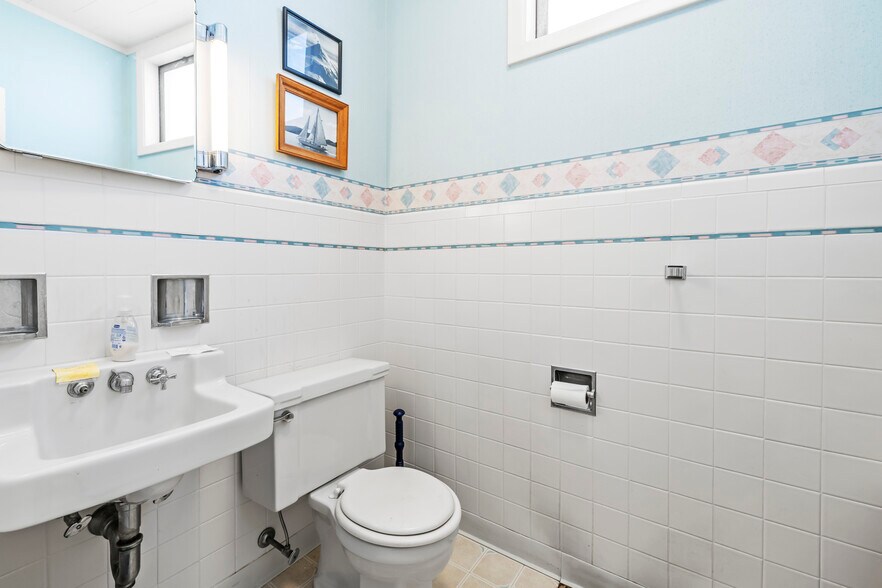 More Photos Of 125 High St, Taunton Office For Sale