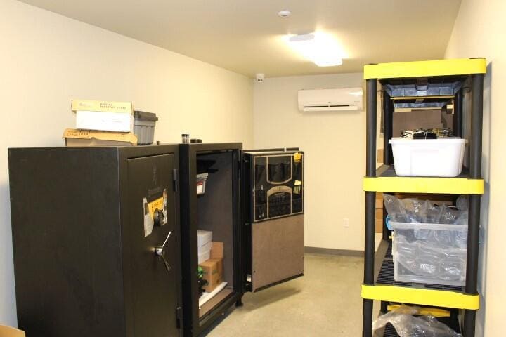 More Photos Of 711 Summer St, Eureka Storefront For Sale