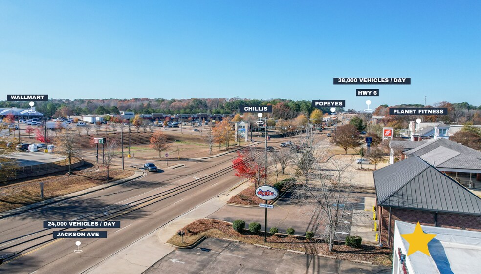 More Photos Of 2313 W Jackson Ave, Oxford Storefront Retail Office For Lease