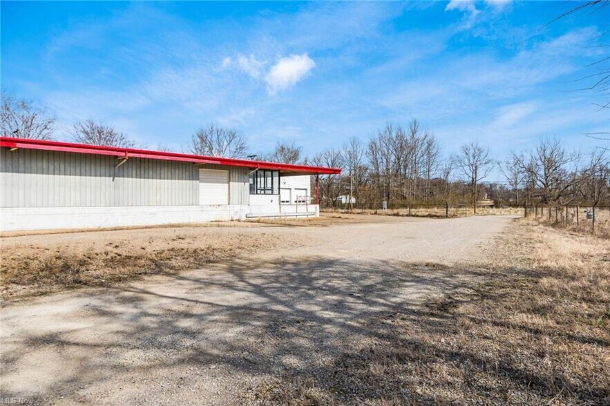 More Photos Of 2055 Greif Rd, Zanesville Warehouse For Lease