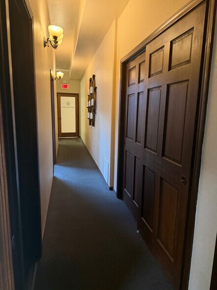 More Photos Of 2450 S White Mountain Rd, Show Low Showroom For Lease