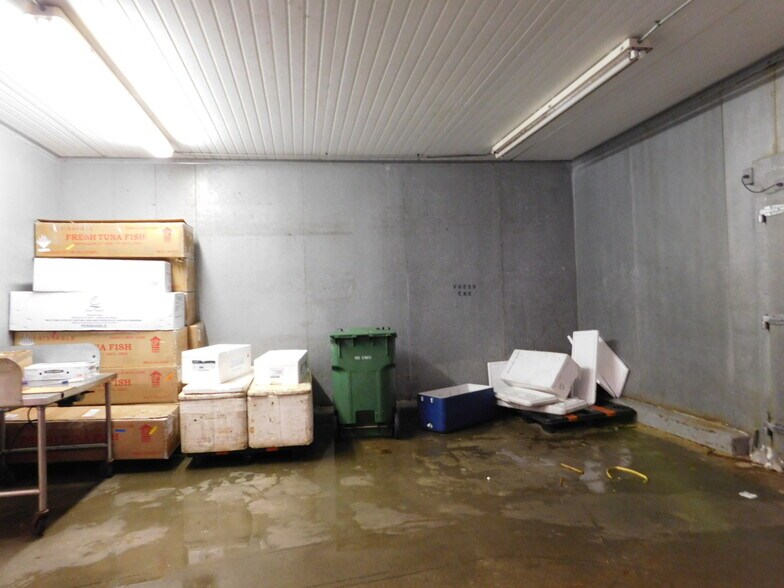 More Photos Of 534 Stanford, Los Angeles Warehouse For Sale