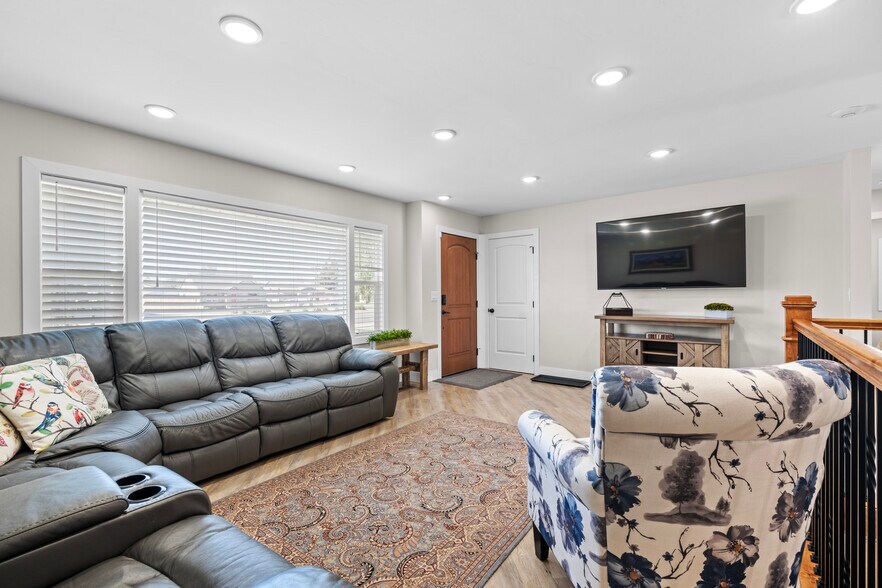 More Photos Of 207 Main St, Rexburg Office For Sale