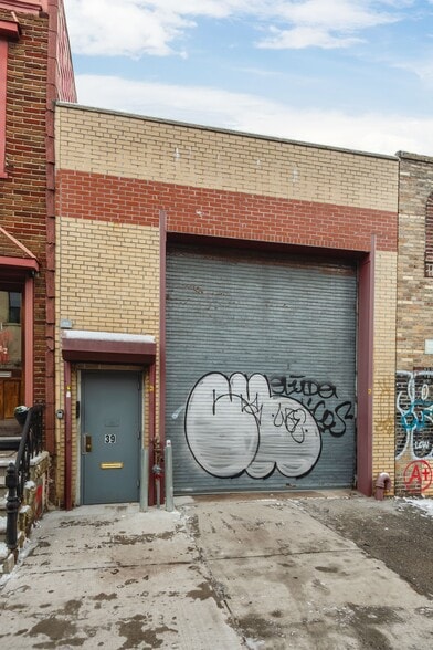 More Photos Of 39 Dobbin St, Brooklyn Warehouse For Sale