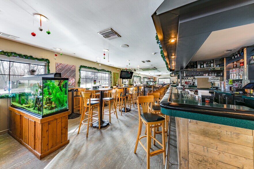 More Photos Of 3011 Ogden Ave, Lisle Restaurant For Sale