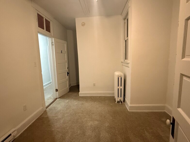 More Photos Of 33 N Washington St, Berkeley Springs Restaurant For Sale