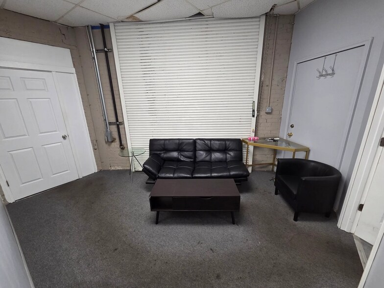 More Photos Of 3918 W 63rd St, Chicago Medical For Sale