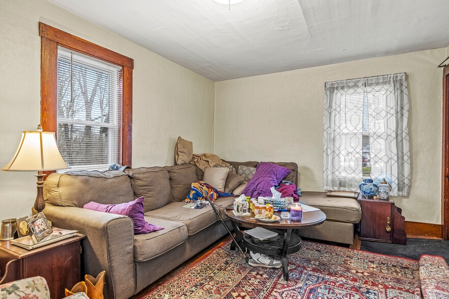 More Photos Of 441 Main St, South Berwick Apartments For Sale