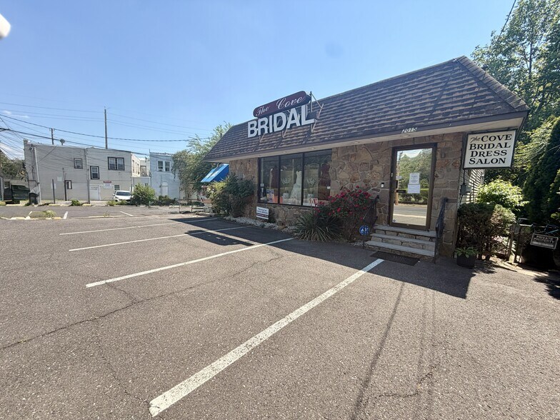 More Photos Of 2015 Cove Rd, Pennsauken Storefront For Lease